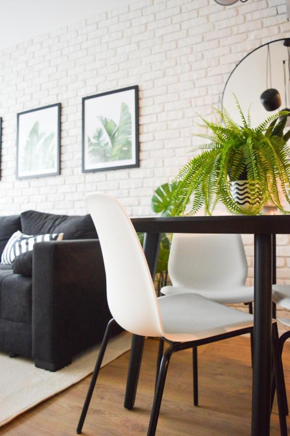 The Black & White Oasis Belgrado Exterior foto