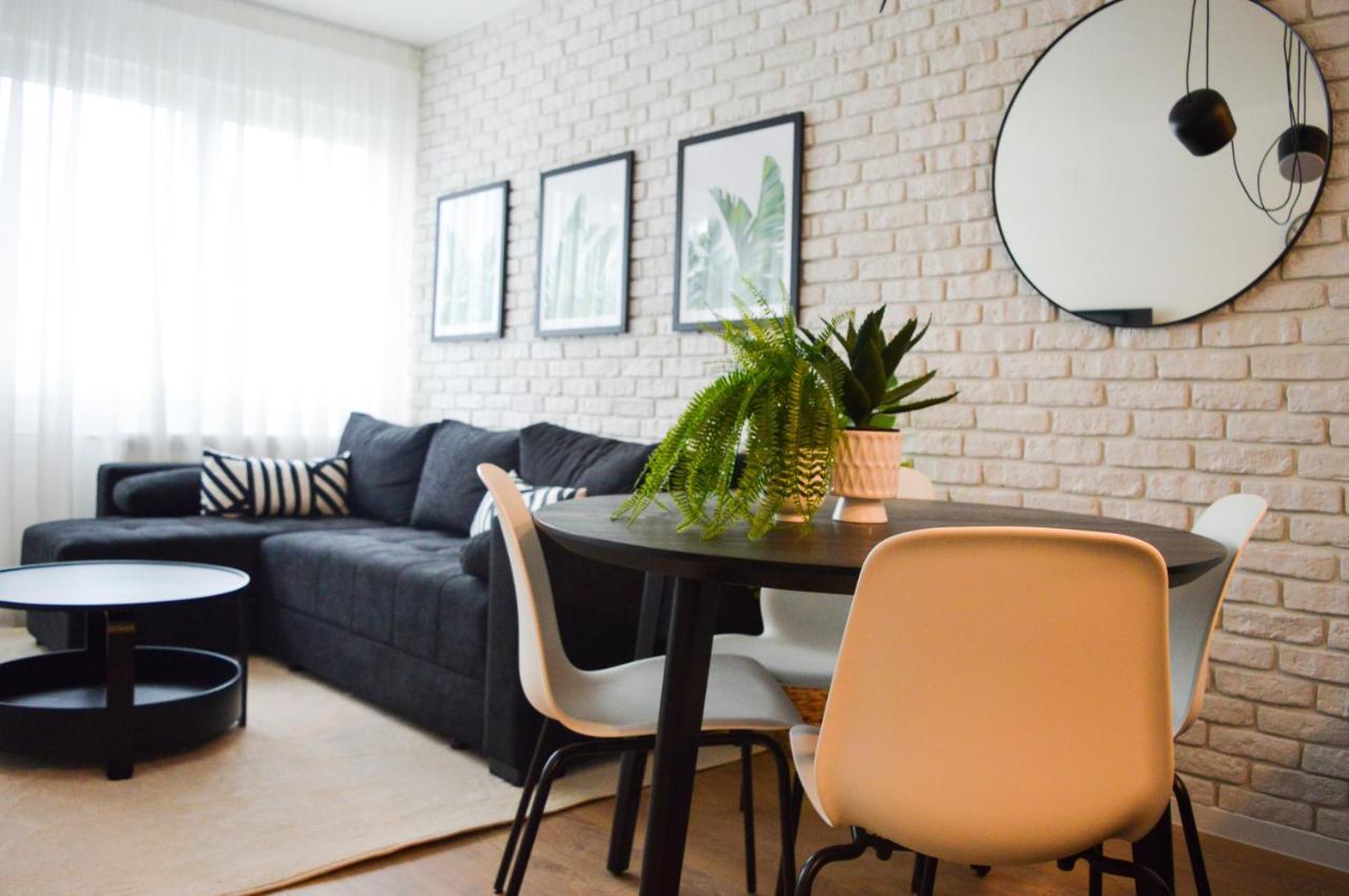 The Black & White Oasis Belgrado Exterior foto